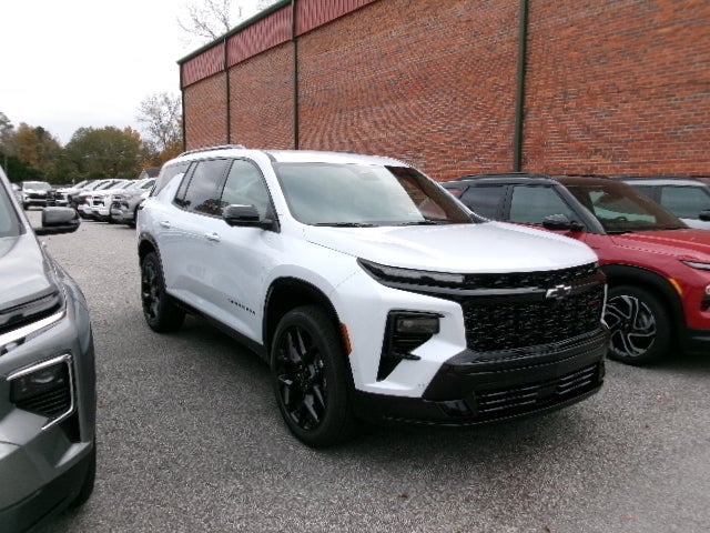 2026 Chevrolet Traverse RS in Polar White Tricoat — front three-quarter view